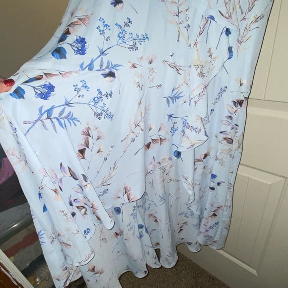 BANANA REPUBLIC Faux Wrap High Low Floral Ruffle Dress. Size 4 tall - Picture 5 of 13